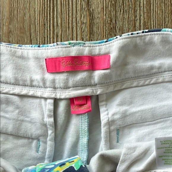 🌴 Lilly Pulitzer Patterned Women's Shorts Stretchy 12 Comfortable and Classic! - Picture 2 of 9